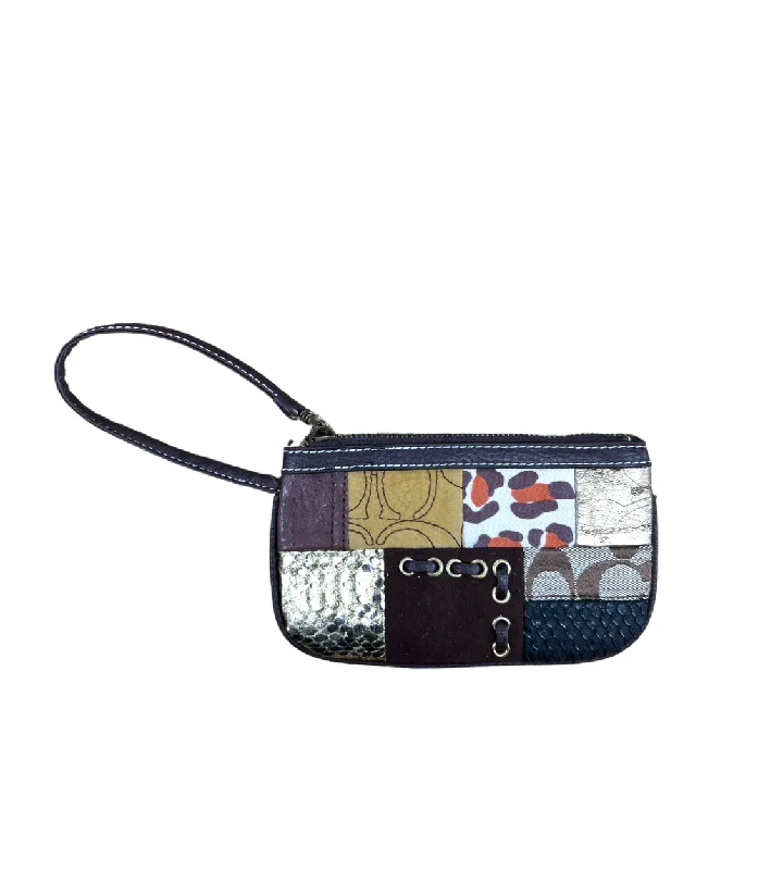 Wristlet Designer By Coach  Size: Large