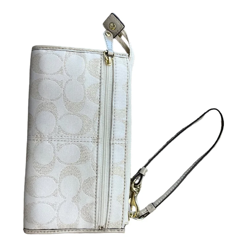 Wristlet Designer By Coach  Size: Medium