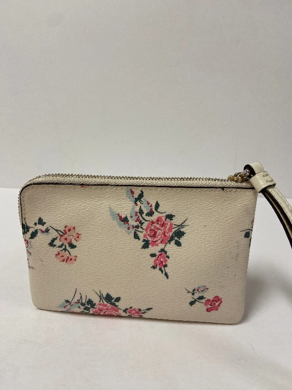 Wristlet Designer By Coach  Size: Medium