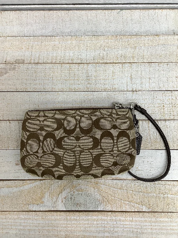 Wristlet Designer By Coach  Size: Medium