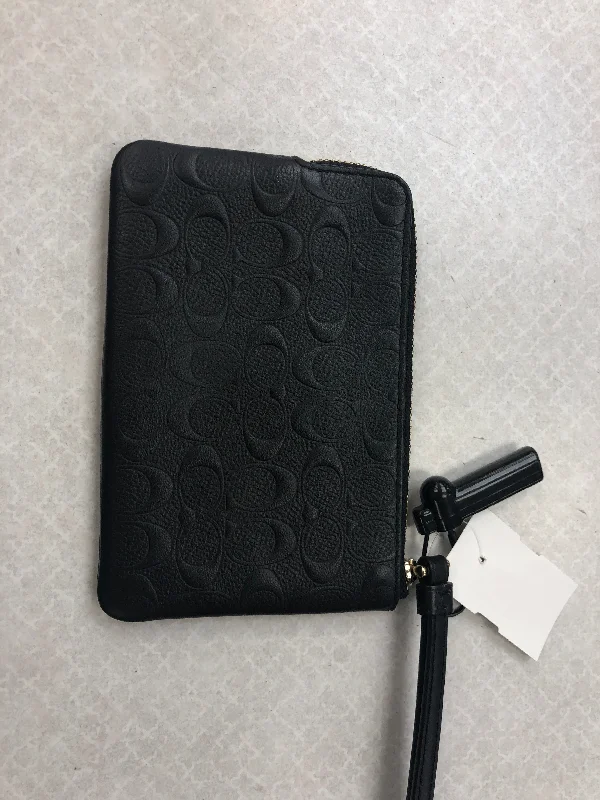 Wristlet Designer By Coach  Size: Medium